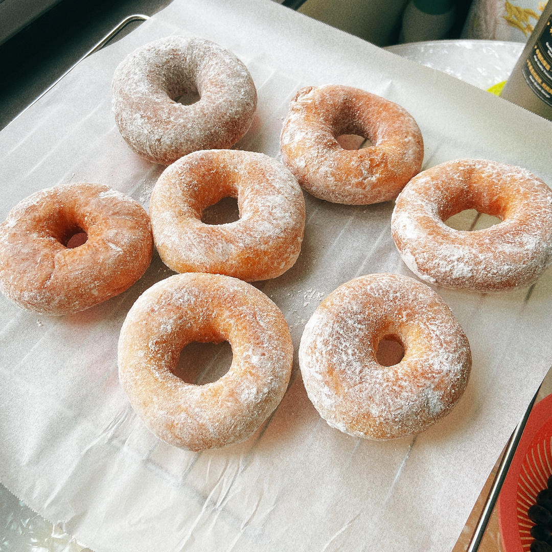 超级好吃的油炸甜甜圈