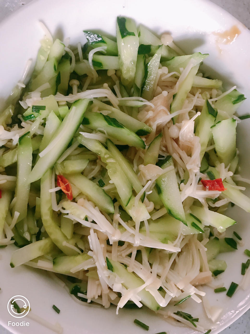 根本停不下来的凉拌金针菇