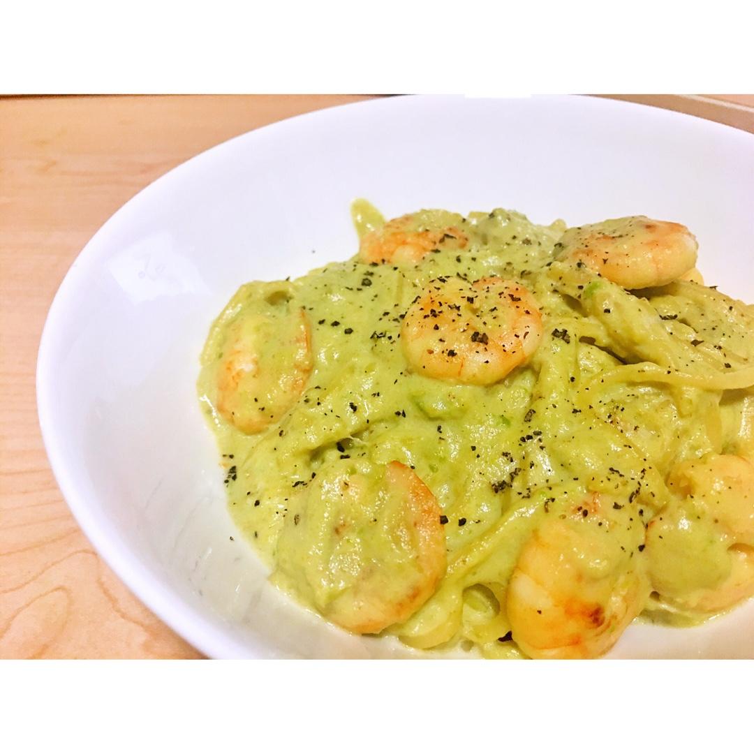 鲜虾牛油果意面