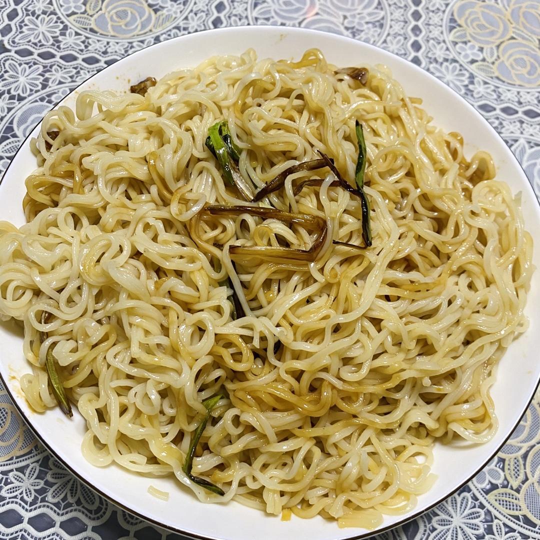 10分钟搞定的一碗葱油拌面