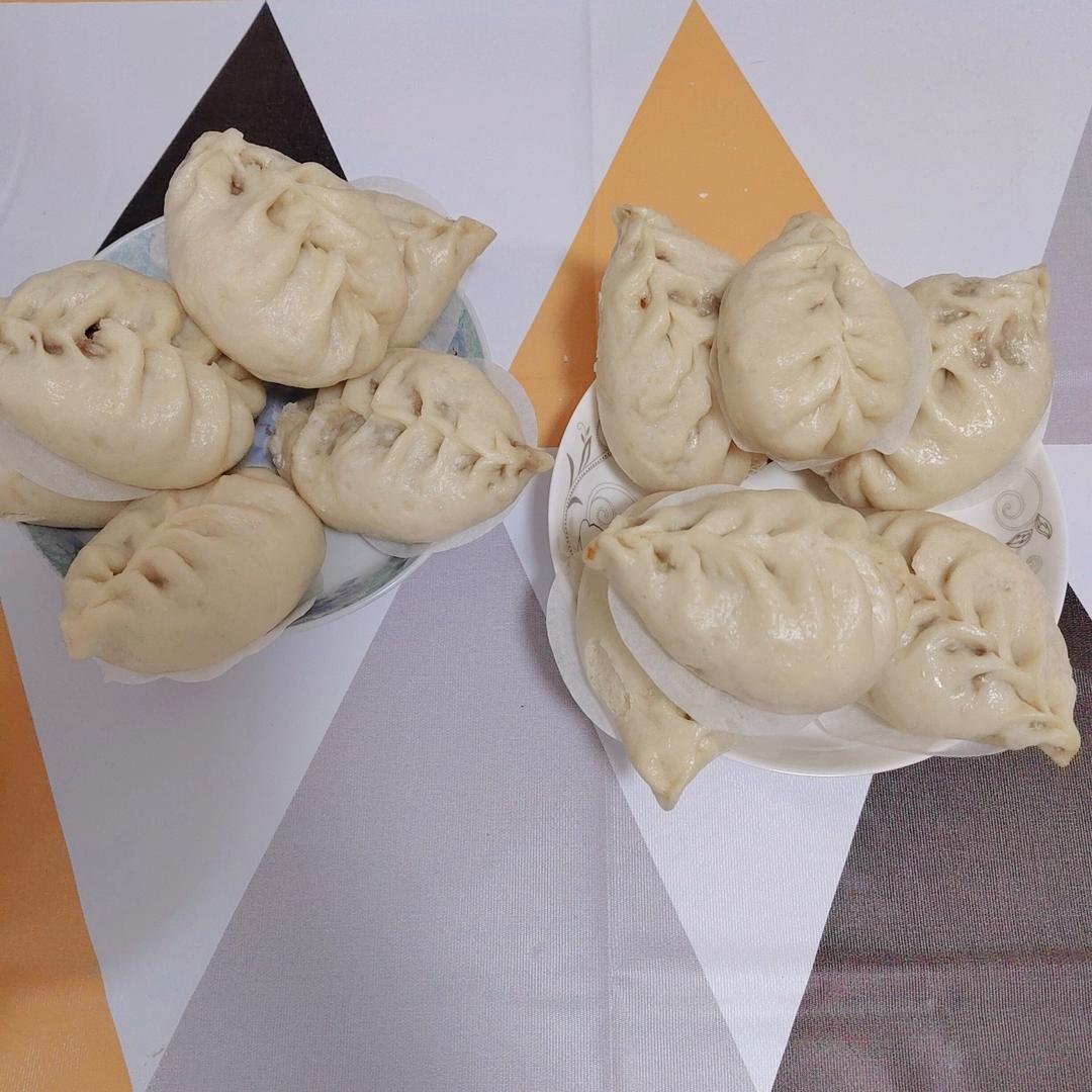 酱香味浓郁，蓬松暄软的「芸豆酱肉包」