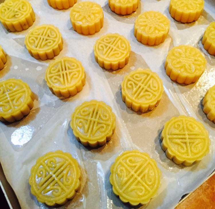 广式月饼——蛋黄莲蓉月饼