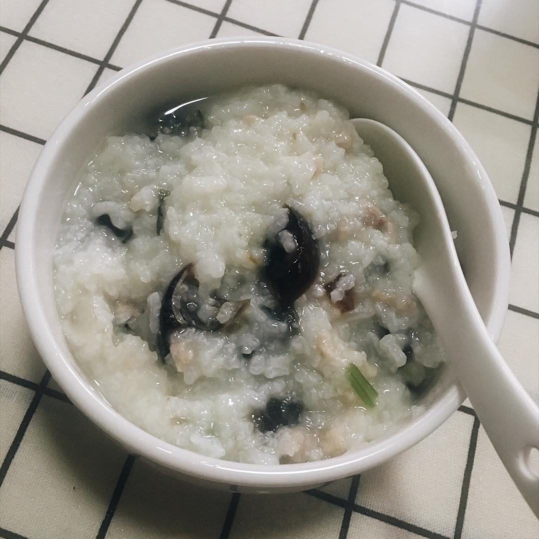 堂妈家的皮蛋瘦肉粥