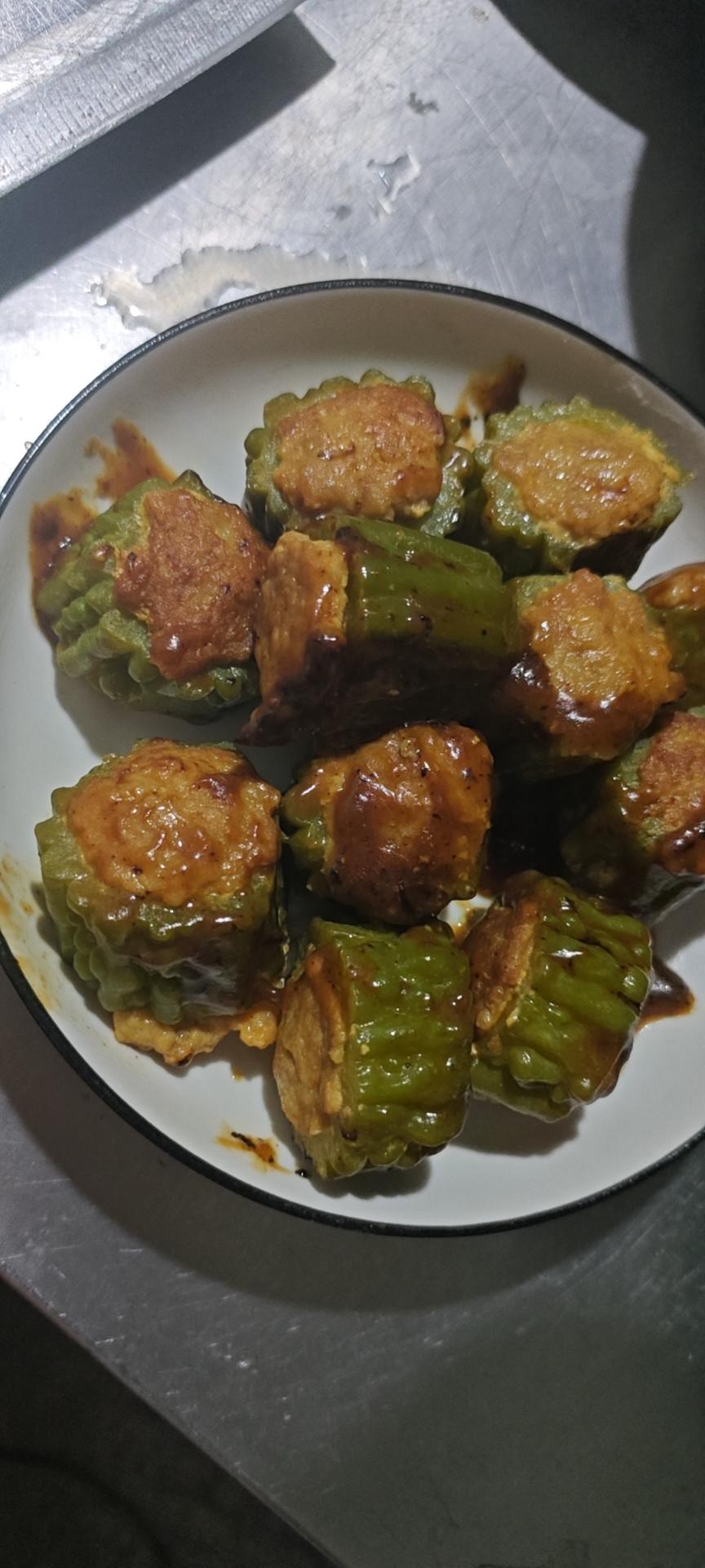夏天消暑-苦瓜酿肉