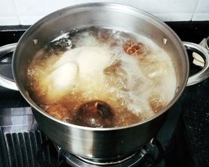 花胶冬菇羊肚菌老鸡汤的做法 步骤9