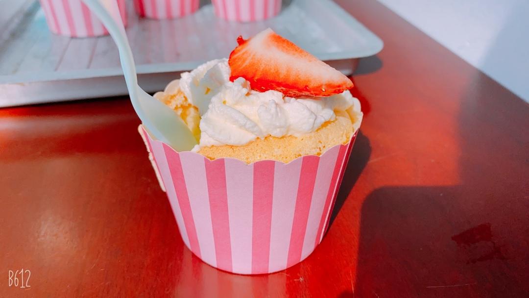 纸杯蛋糕 8寸戚风蛋糕的量