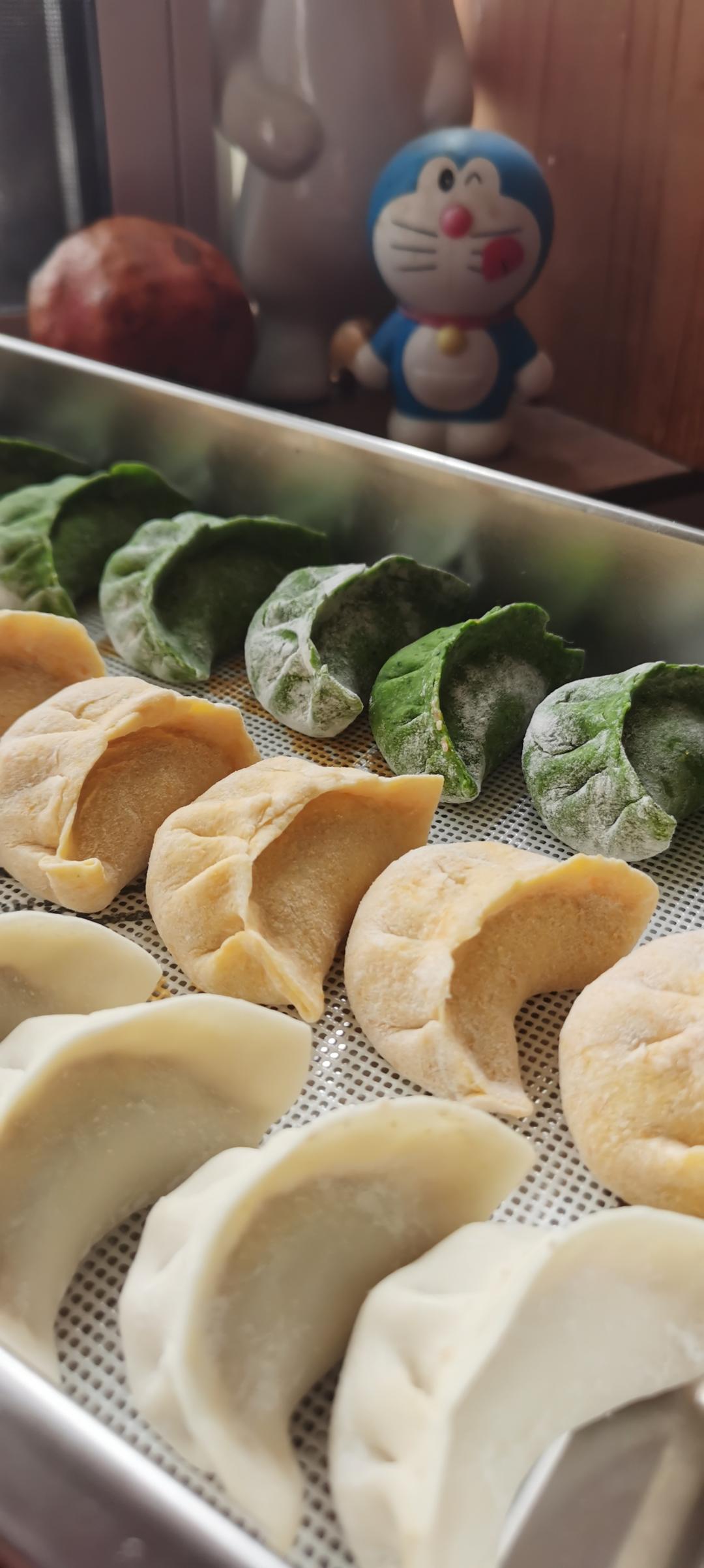 南瓜饺子皮的羊肉饺子