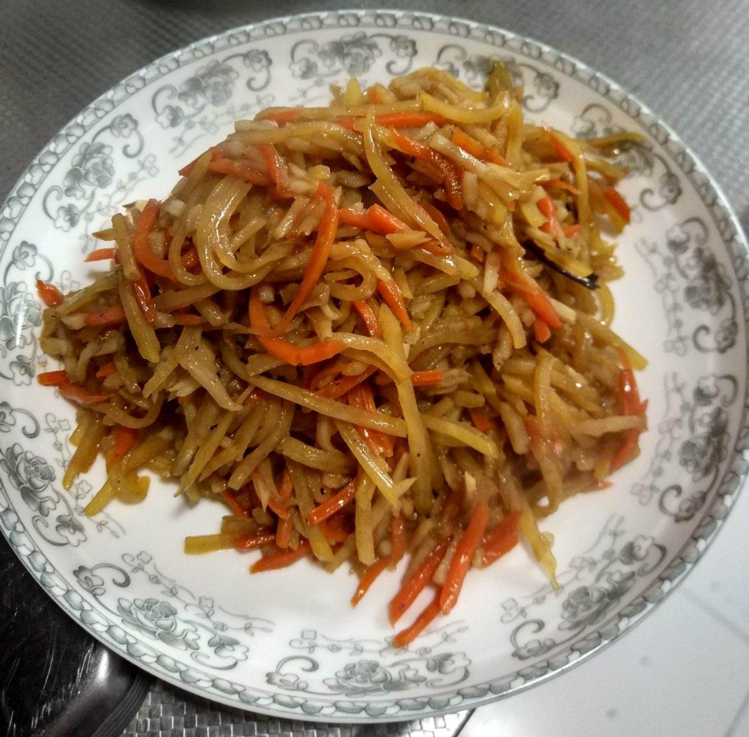 炒胡萝卜土豆丝