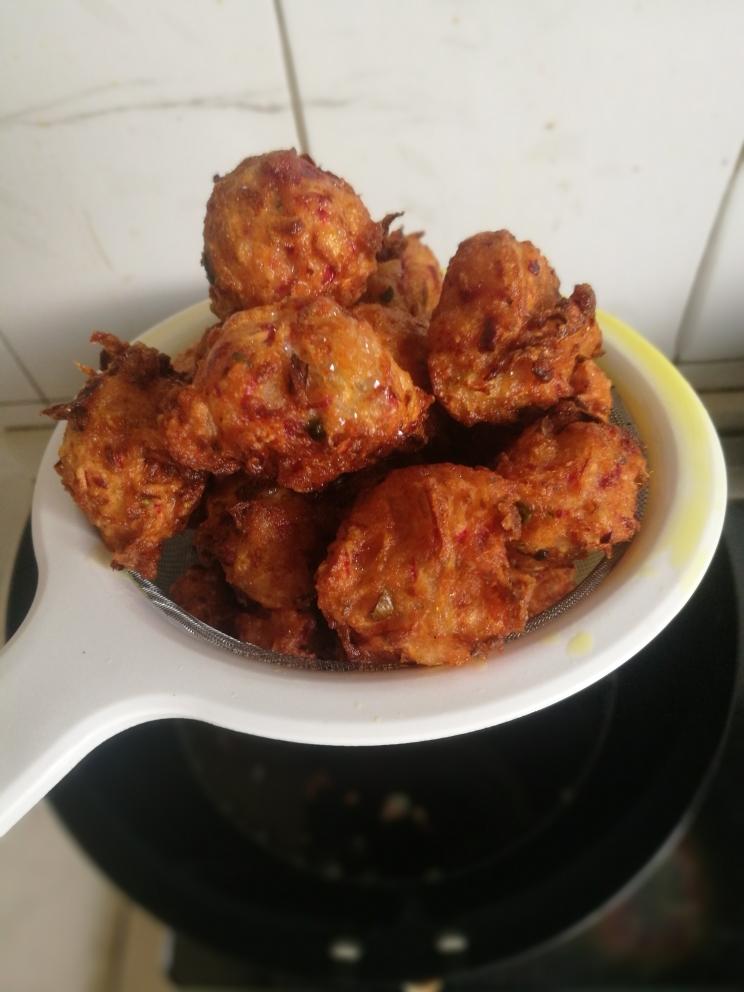 外酥里嫩的炸萝卜丸子(红萝卜)