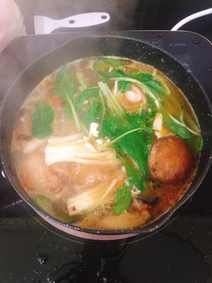 炒鸡下饭的酸辣鱼片汤的做法 步骤3
