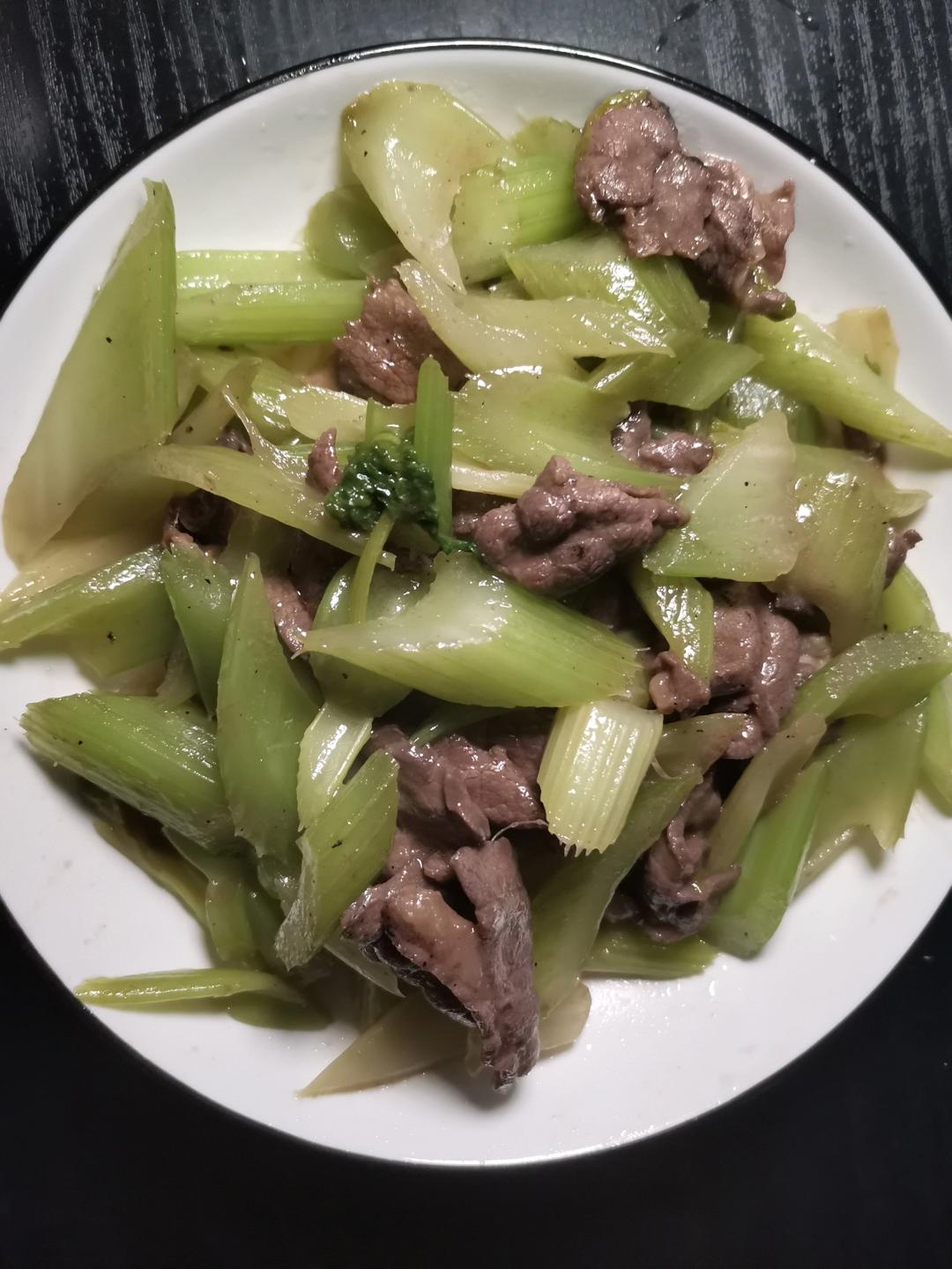 西芹炒牛肉