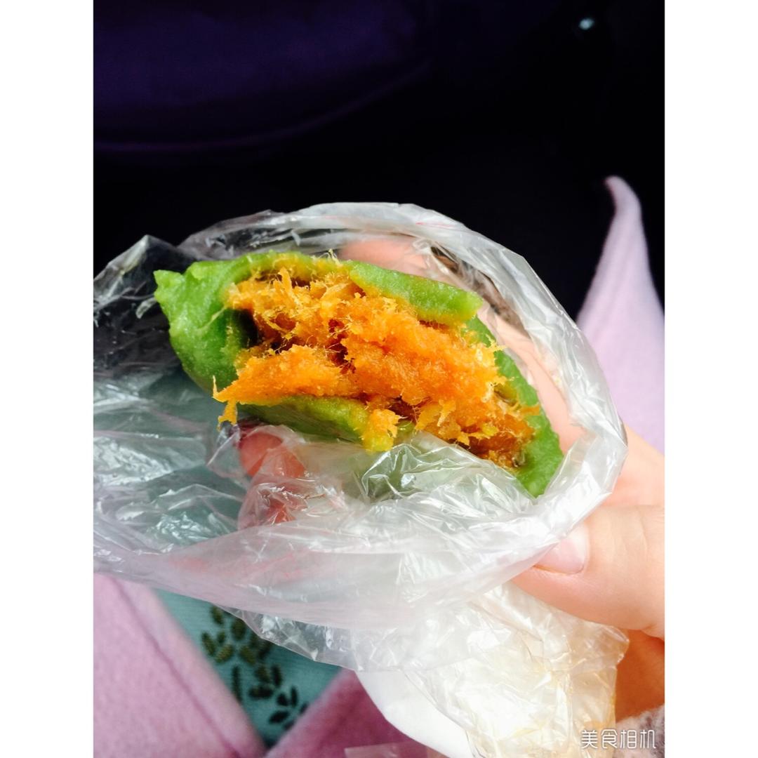 网红青团～～咸蛋黄肉松青团