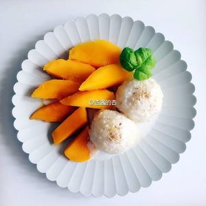 泰式椰浆芒果糯米饭的做法 步骤1