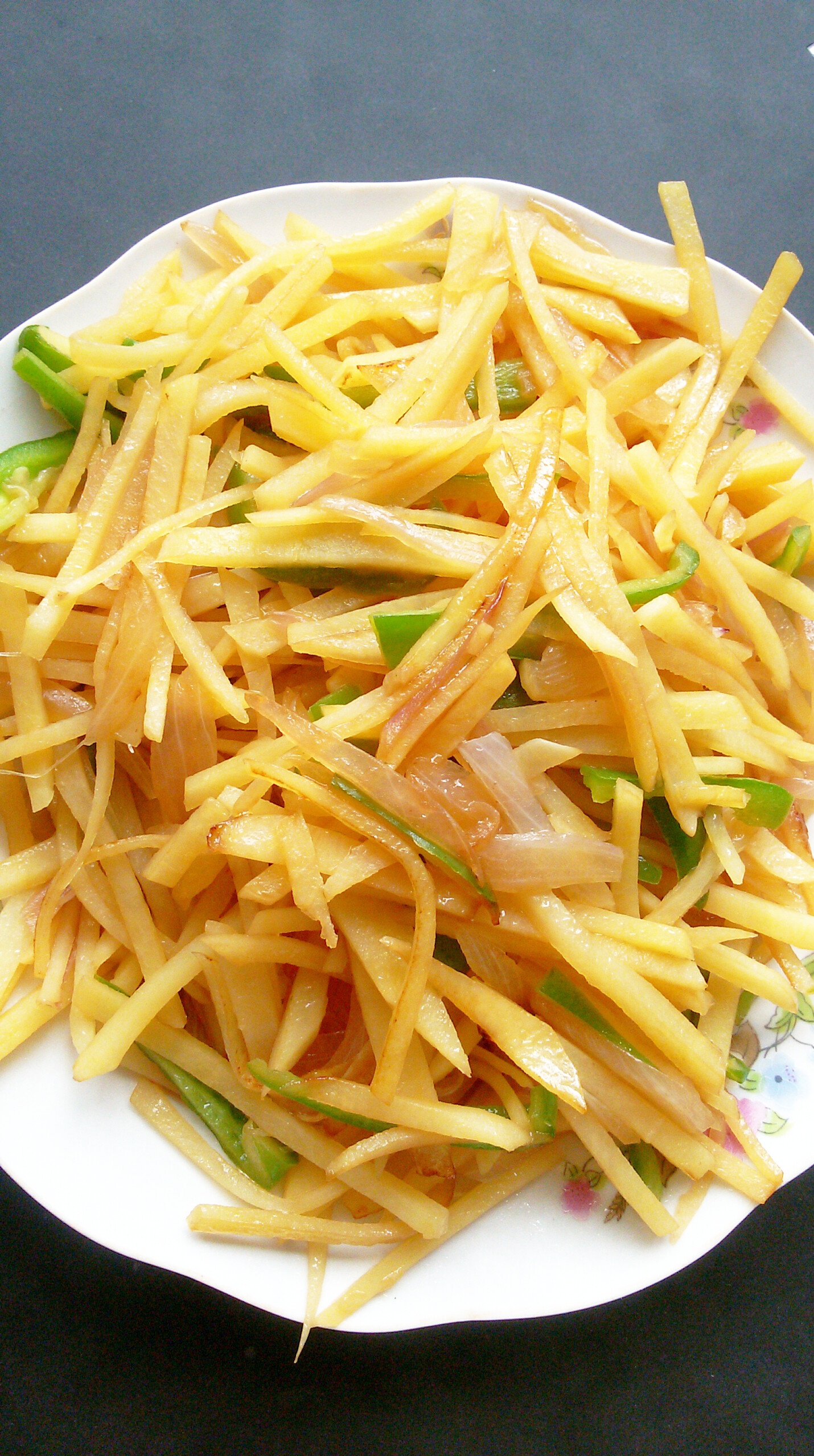 笑笑121做的土豆丝炒紫洋葱