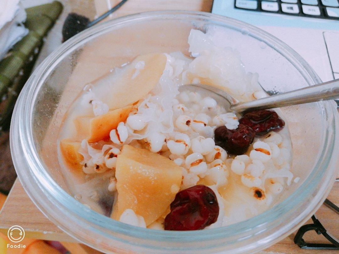 红枣银耳莲子羹