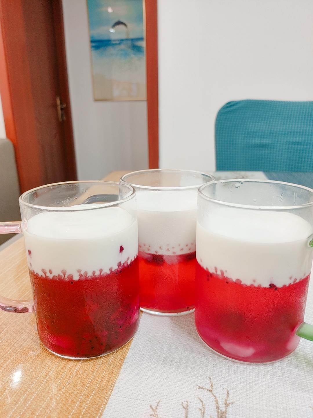 白凉粉版火龙果撞奶（夏天必备）