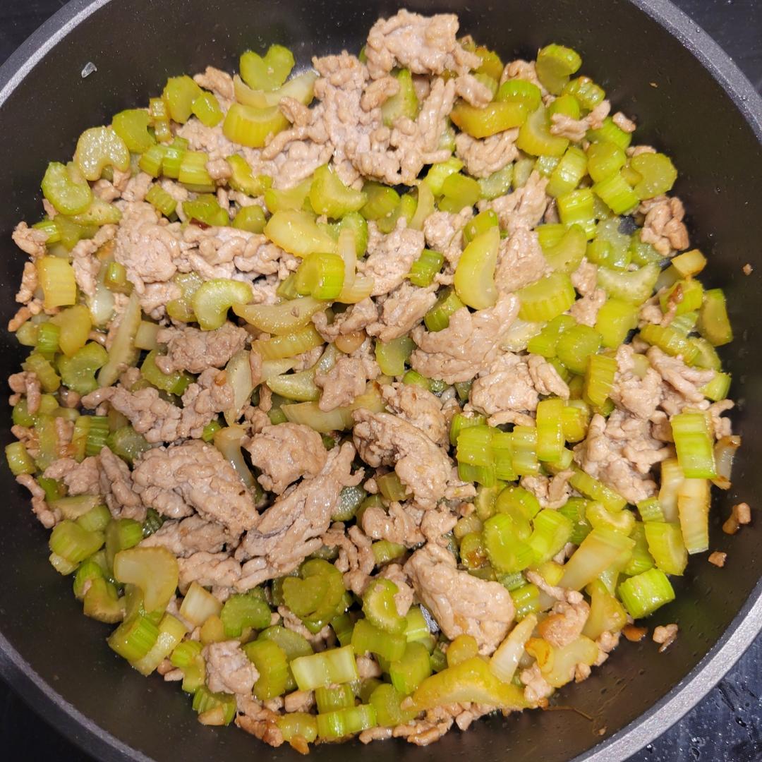 芹菜牛肉末「下饭神器」