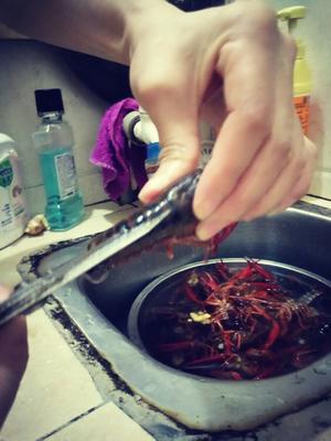 清洗小龙虾的做法 步骤5