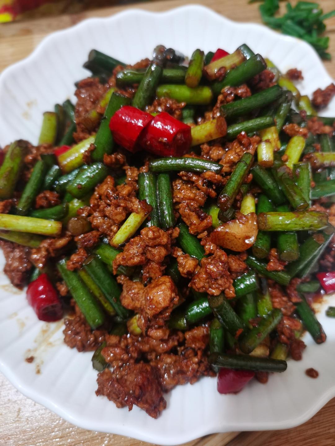 蒜苔炒肉末，三碗米饭都不够吃
