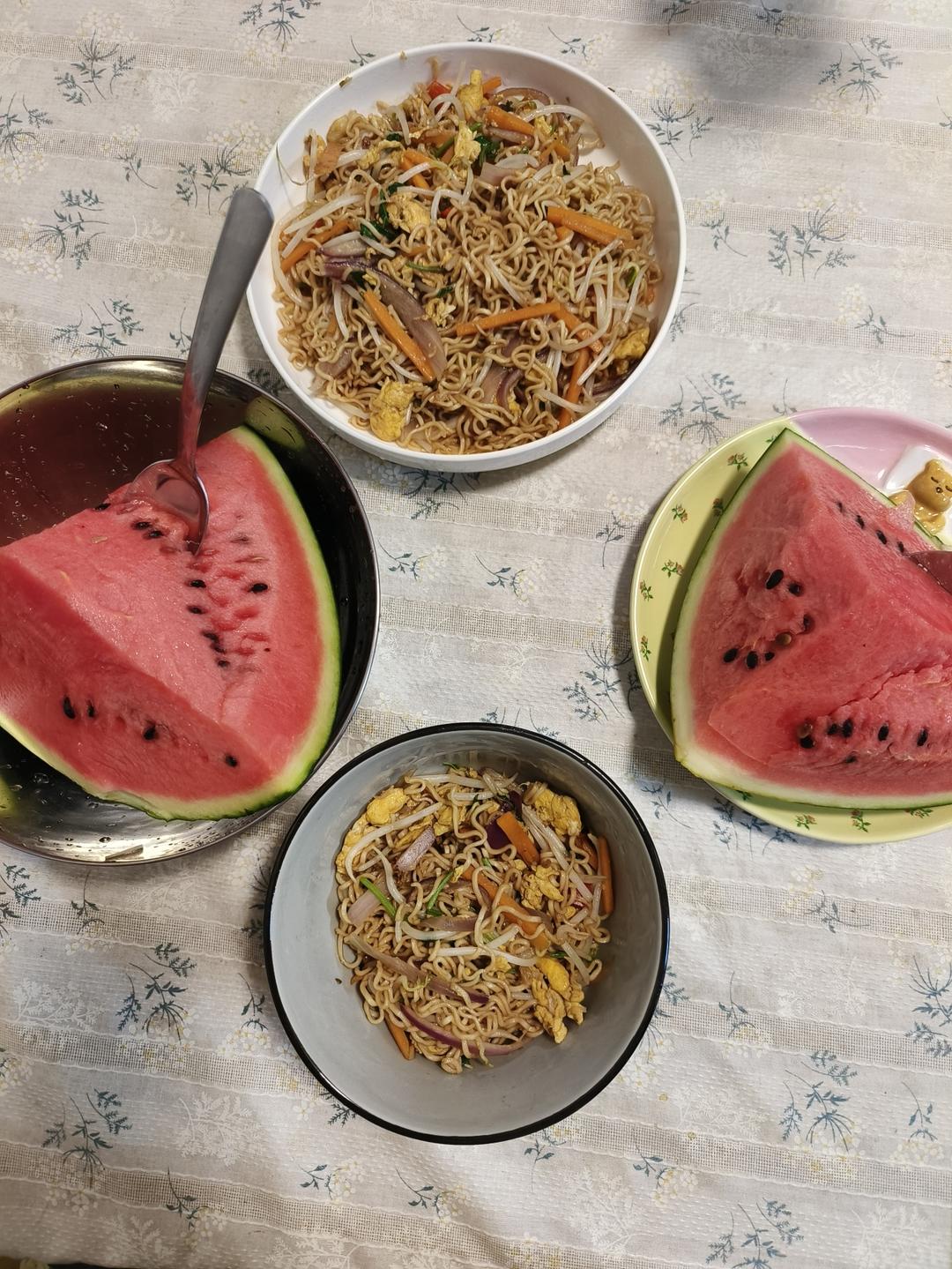 秒杀路边摊的炒方便面