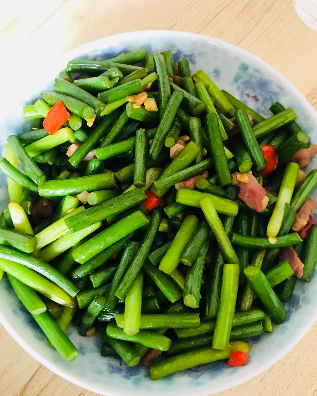 蒜台炒肉