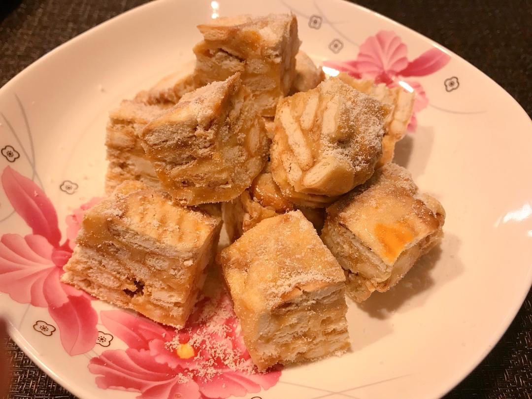 咸蛋黄肉松雪花酥