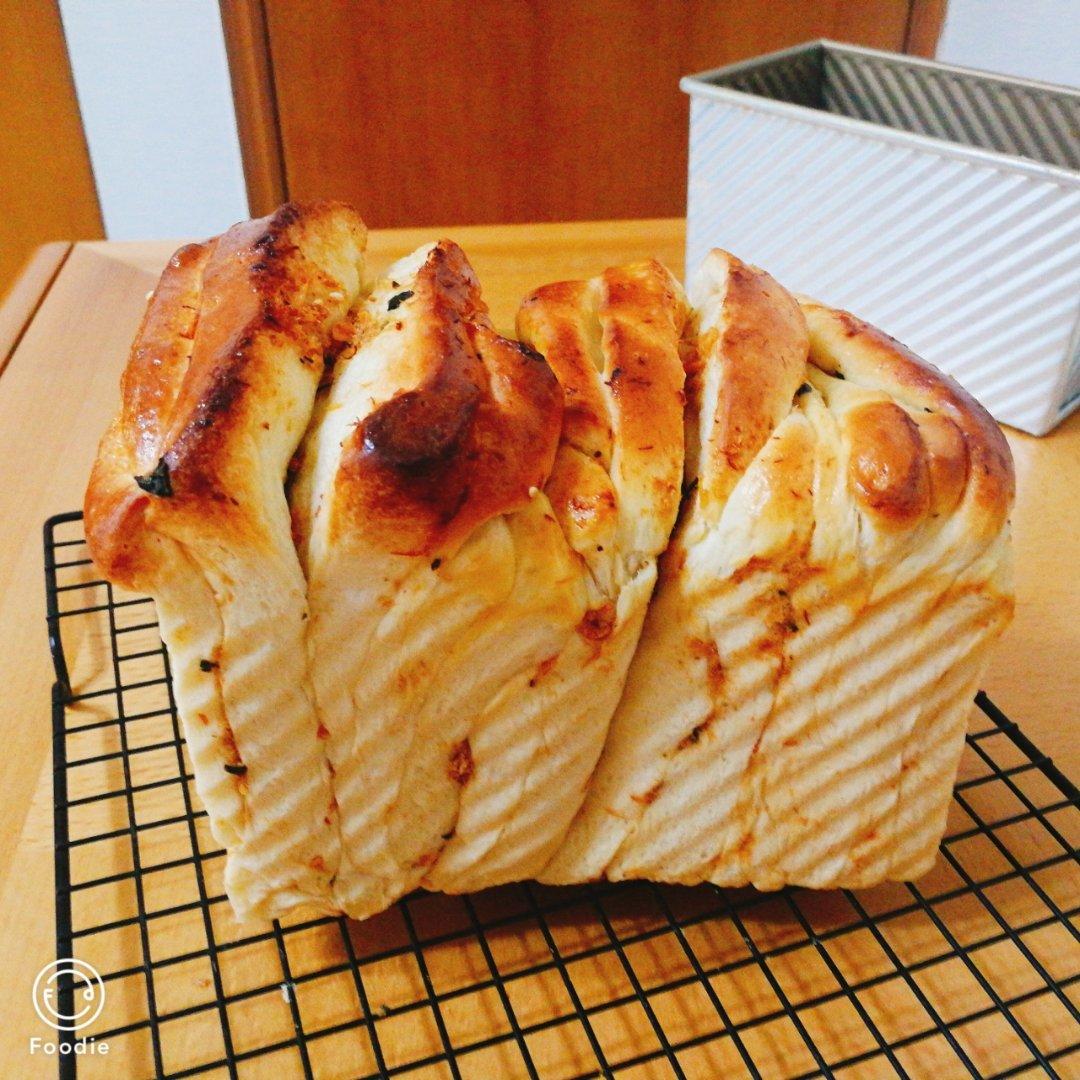 手撕千层肉松面包