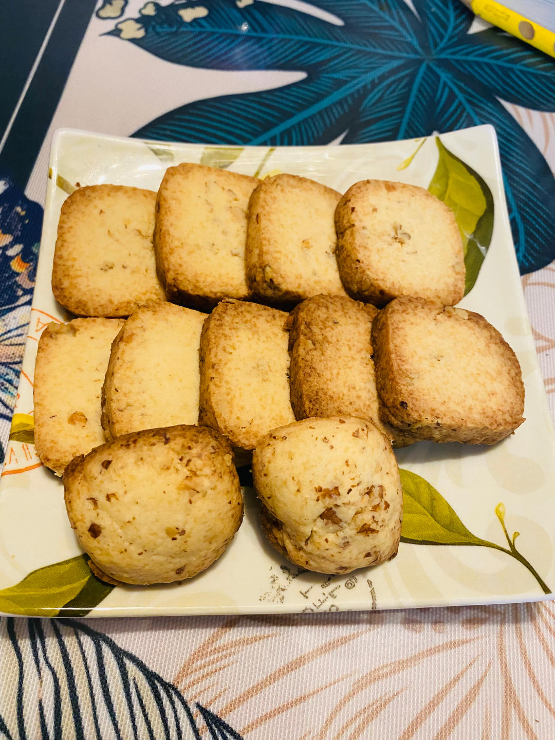 比炼乳小方好吃百倍的方块饼干