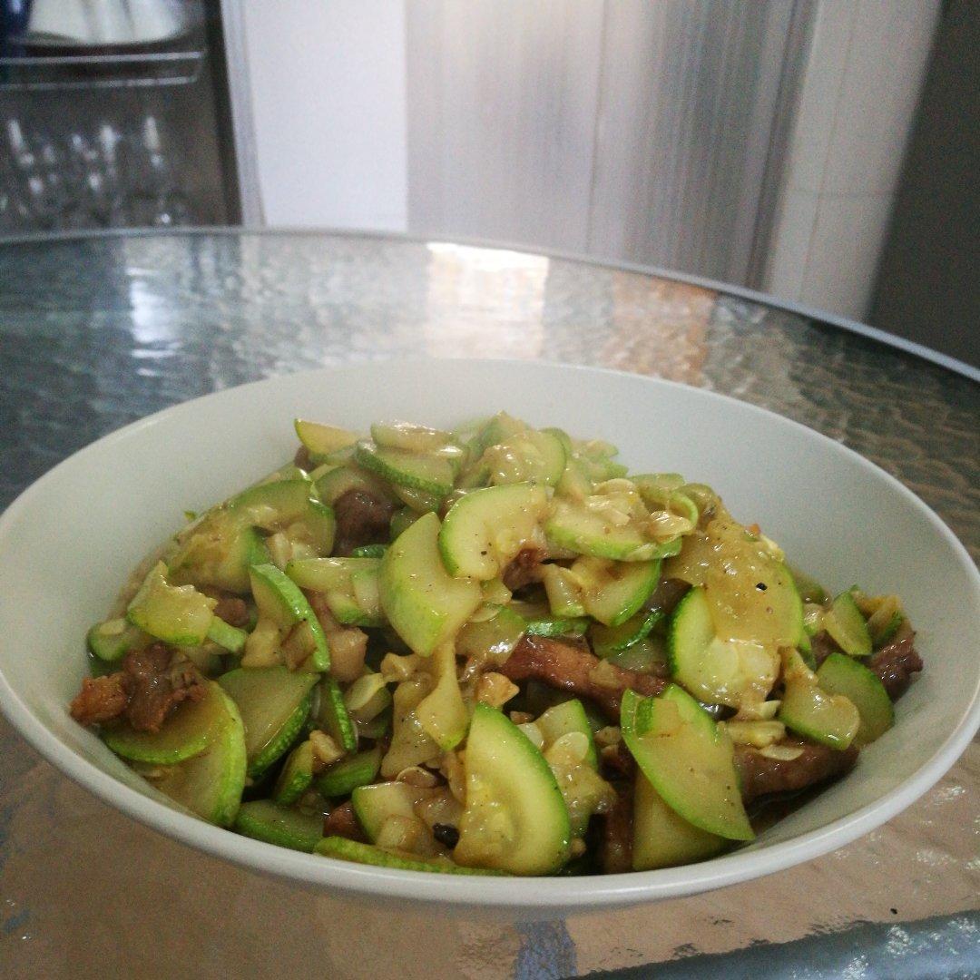 西葫芦炒肉片