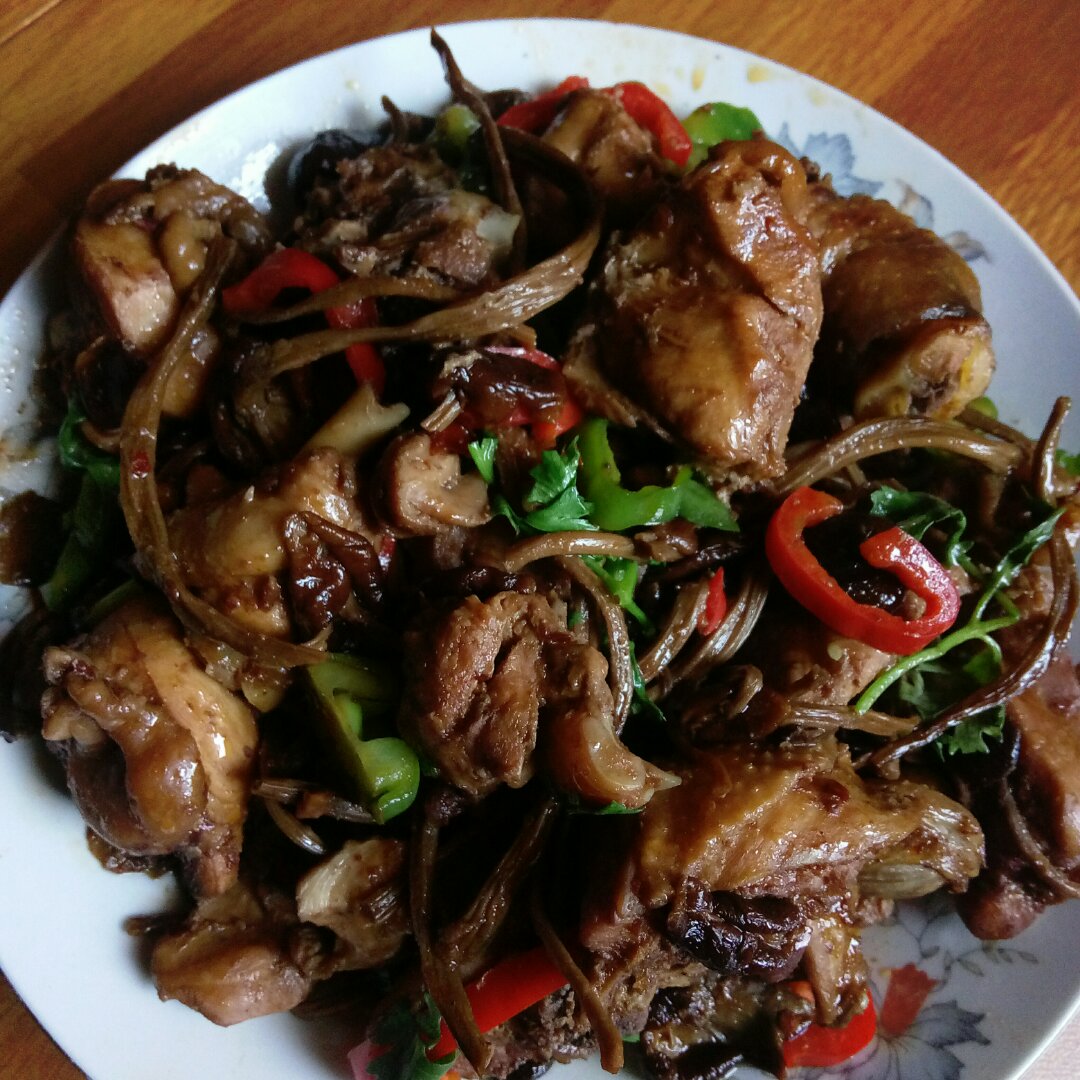 茶树菇干锅鸡