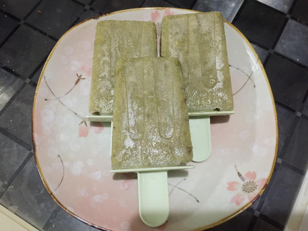 绿豆冰棒(附煮绿豆不变色技巧)