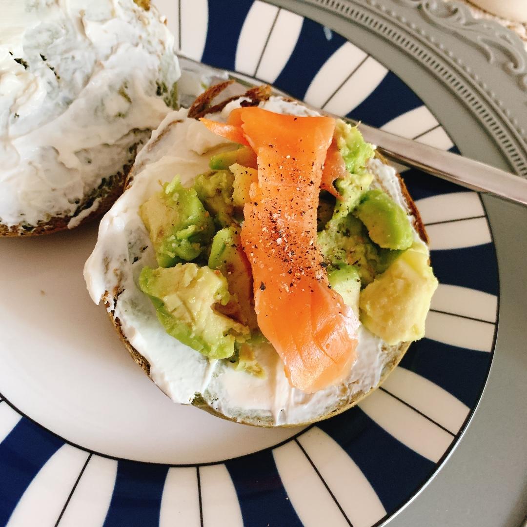 贝果三文治(牛油果三文鱼)