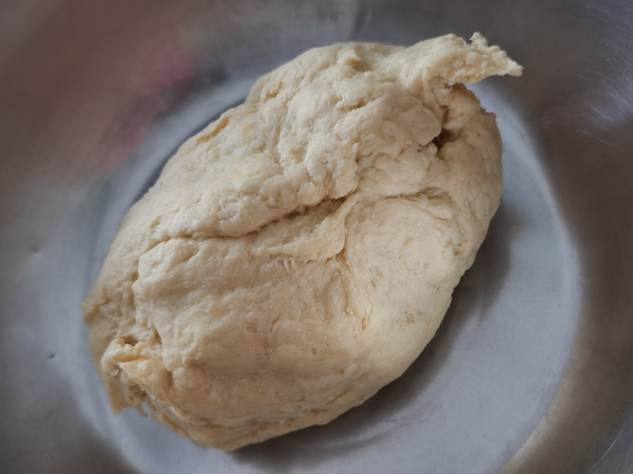 不用熬夜做面包了～成功率高、香软拉丝的北海道吐司（省时的中种法）的做法 步骤3