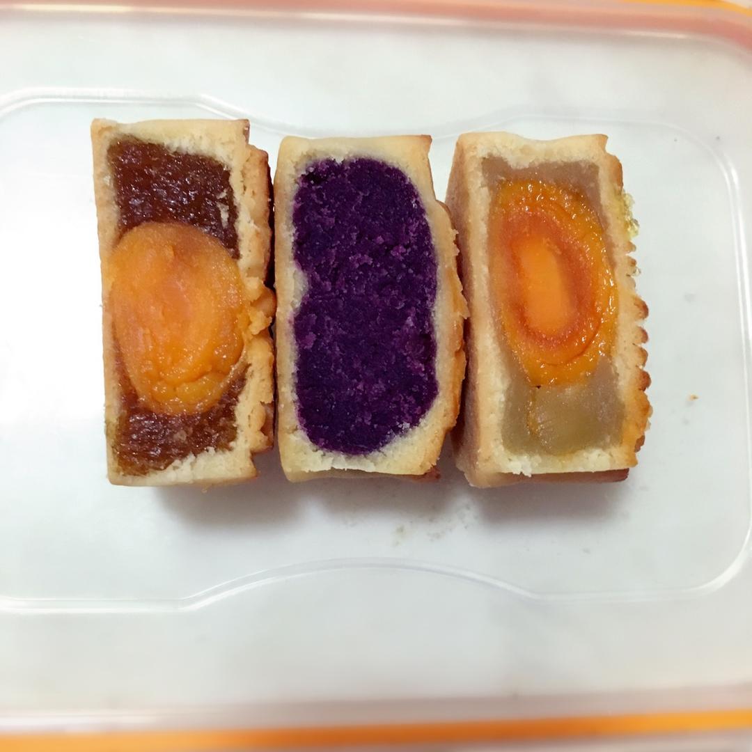 广式月饼－－蛋黄豆沙月饼