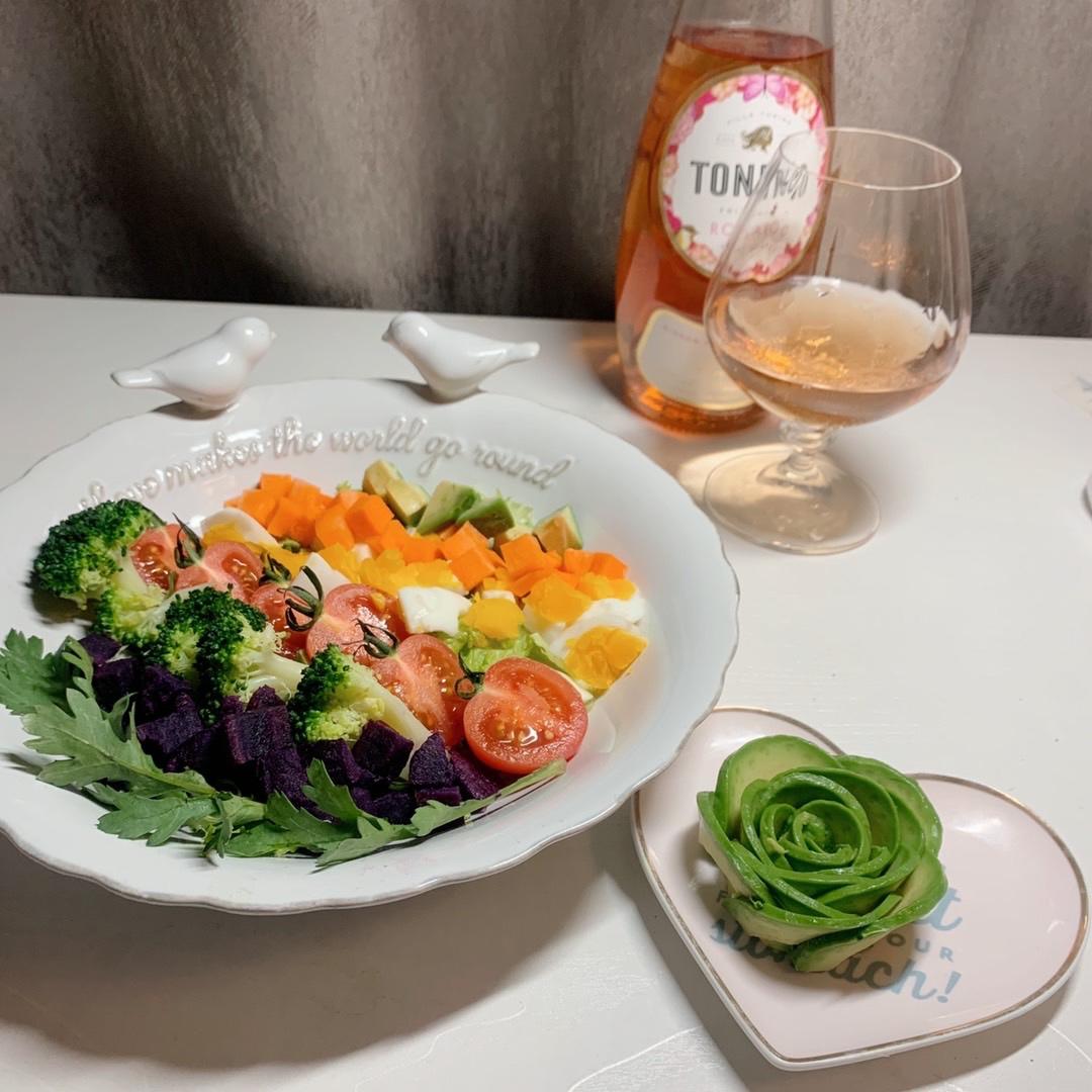 牛油果花，高颜值哦～