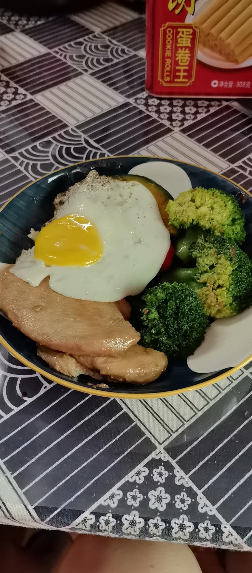 健身厨男版：香煎滑嫩鸡胸肉，全网最流行的鸡胸吃法！