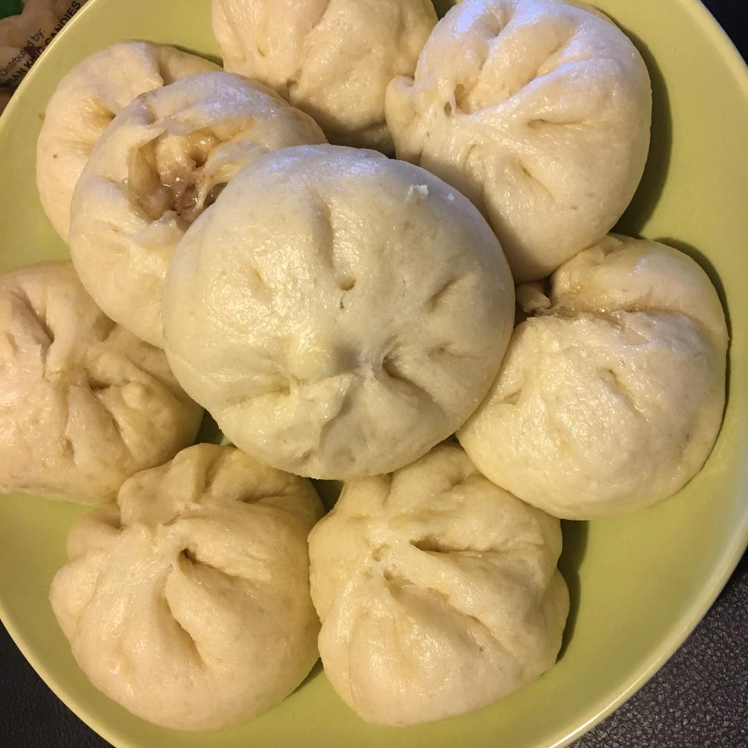 鲜美多汁的洋葱牛肉包子