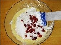 蔓越莓香蕉玛芬的做法 步骤7