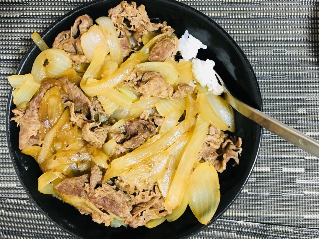日式牛肉盖饭