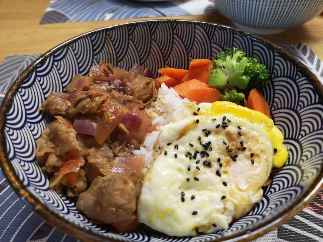 日式肥牛饭