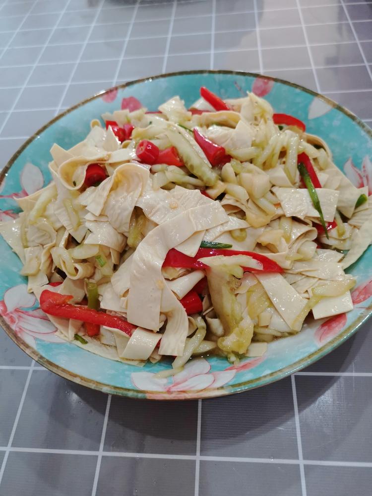 凉拌豆皮黄瓜丝