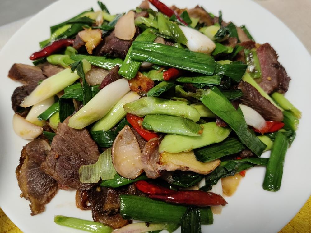 咸香下饭的蒜苗炒腊肉