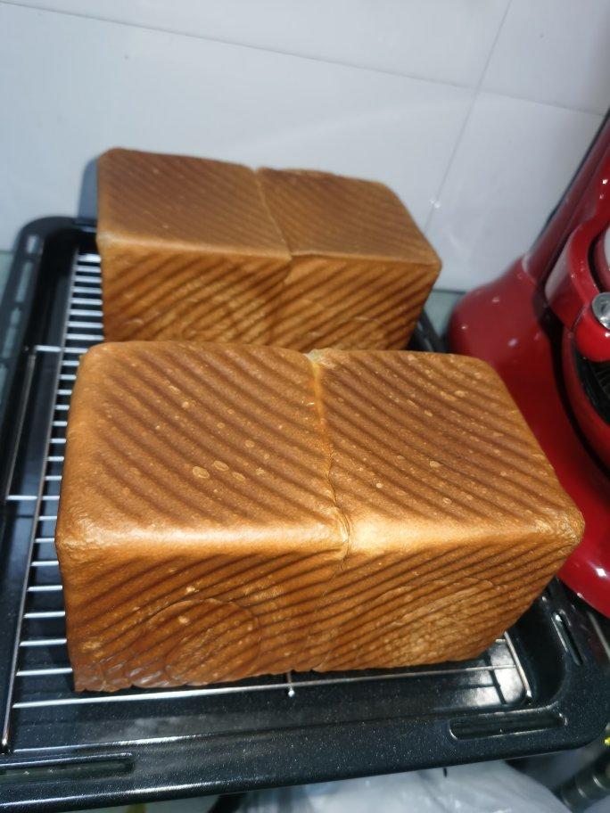 吐司，奶香手撕面包，超级香浓