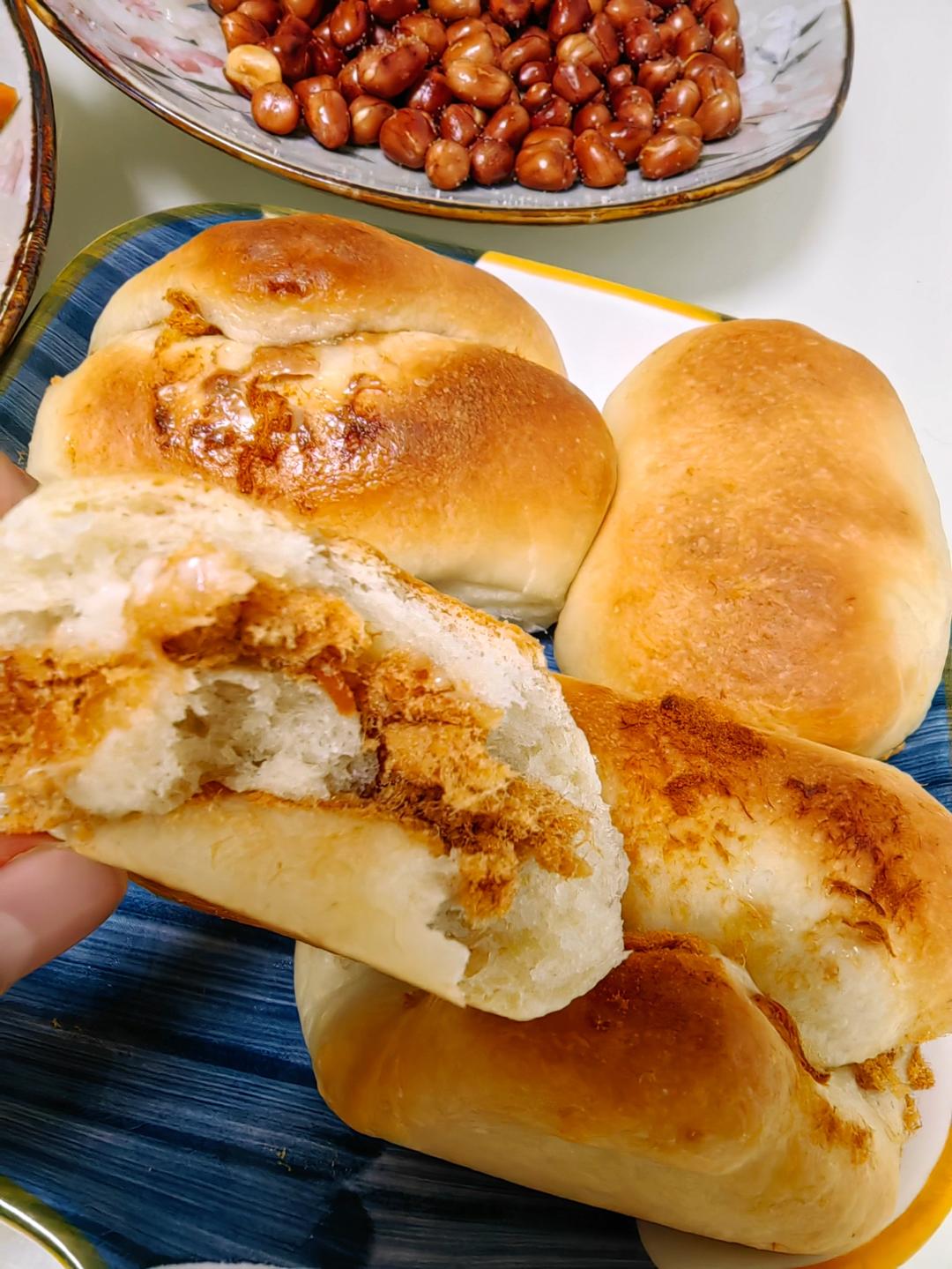 超满足超软肉松小面包