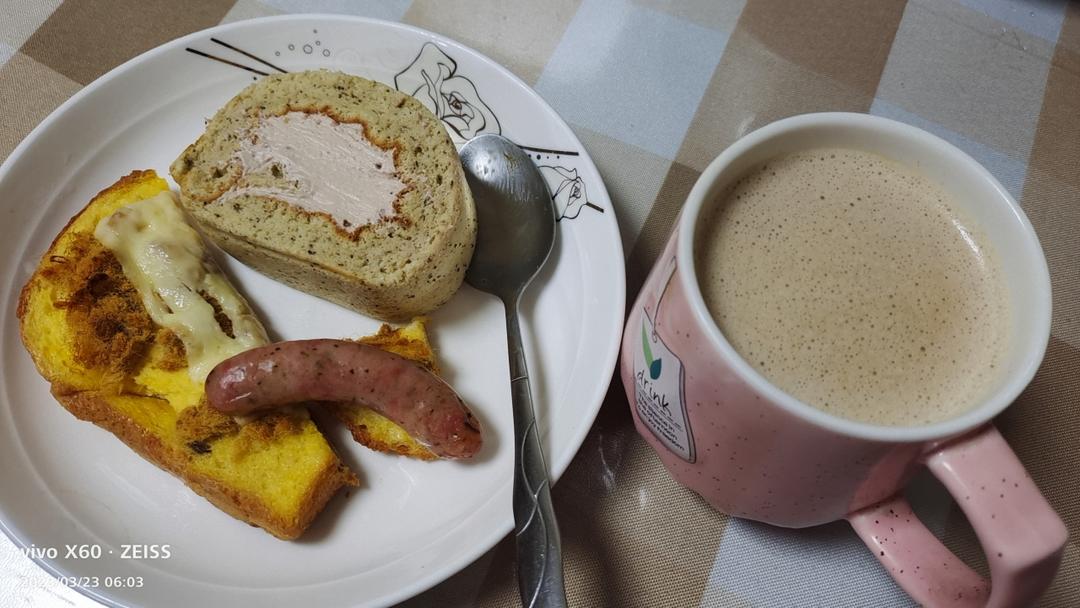 蛋糕卷这样做‼️不掉皮不开裂（小视频食谱）