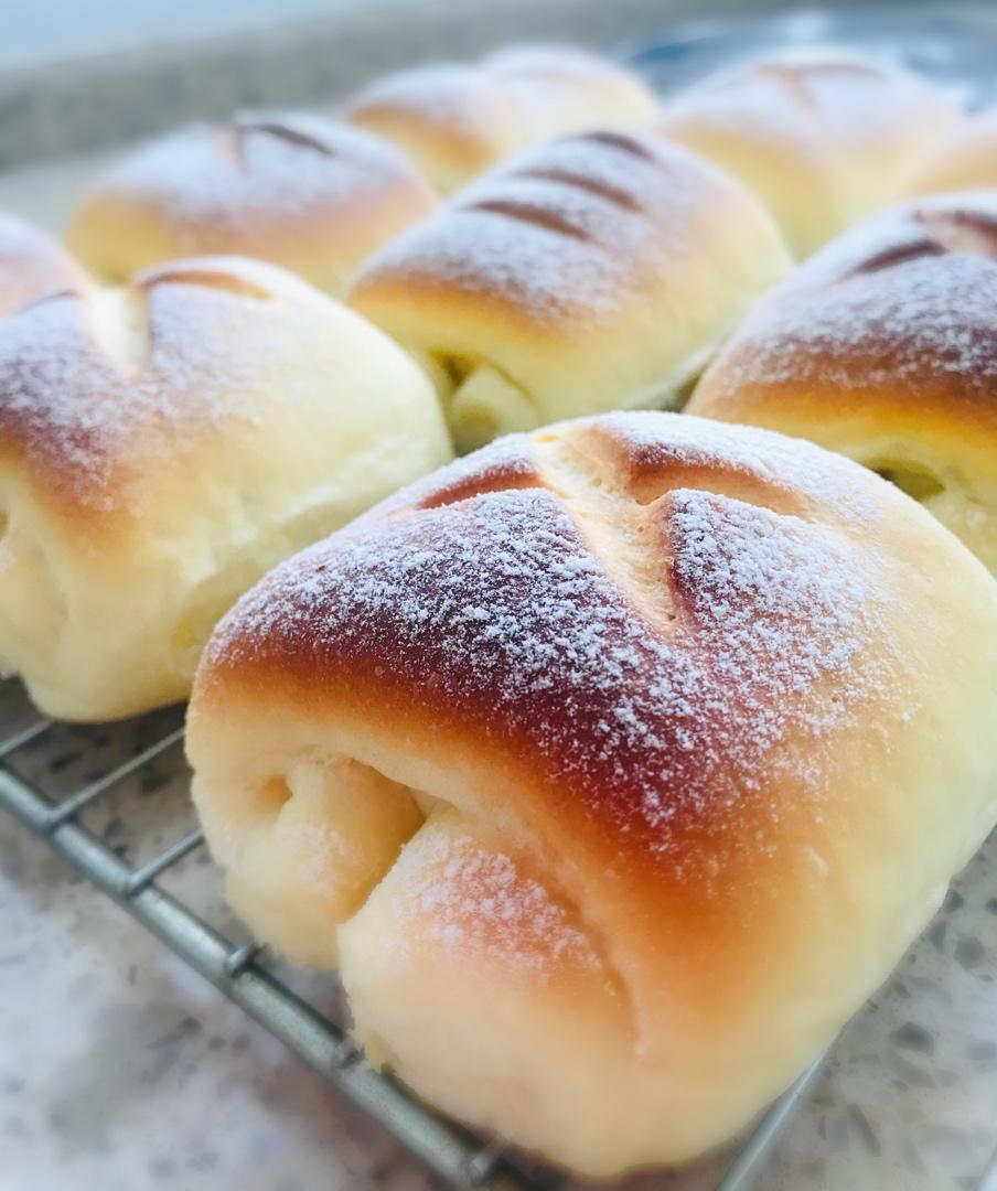 柔软细腻的牛奶面包卷