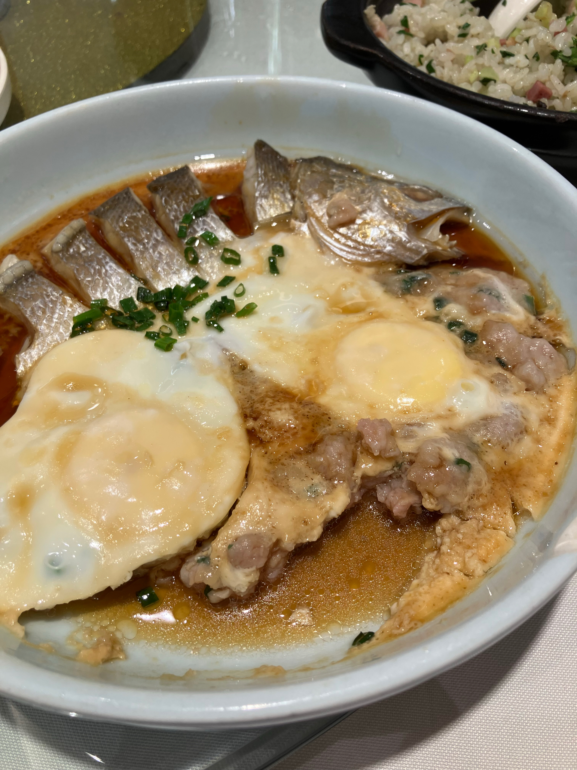抱腌黄鱼炖肉米鸡蛋的做法