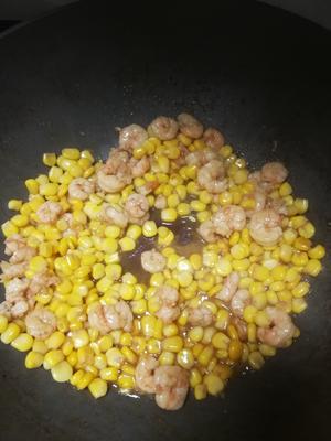 玉米粒炒虾仁的做法 步骤6