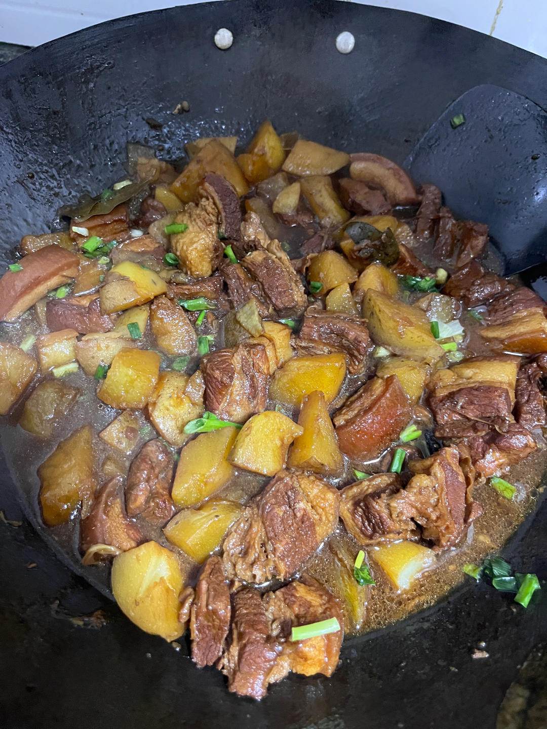 红烧肉炖土豆（丝毫不腻）