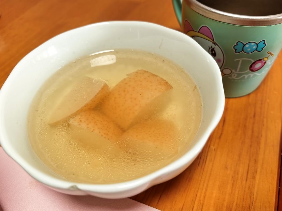 煲靓汤还得是广东人！润喉又润肺，好好喝海底椰雪梨沙参玉竹汤